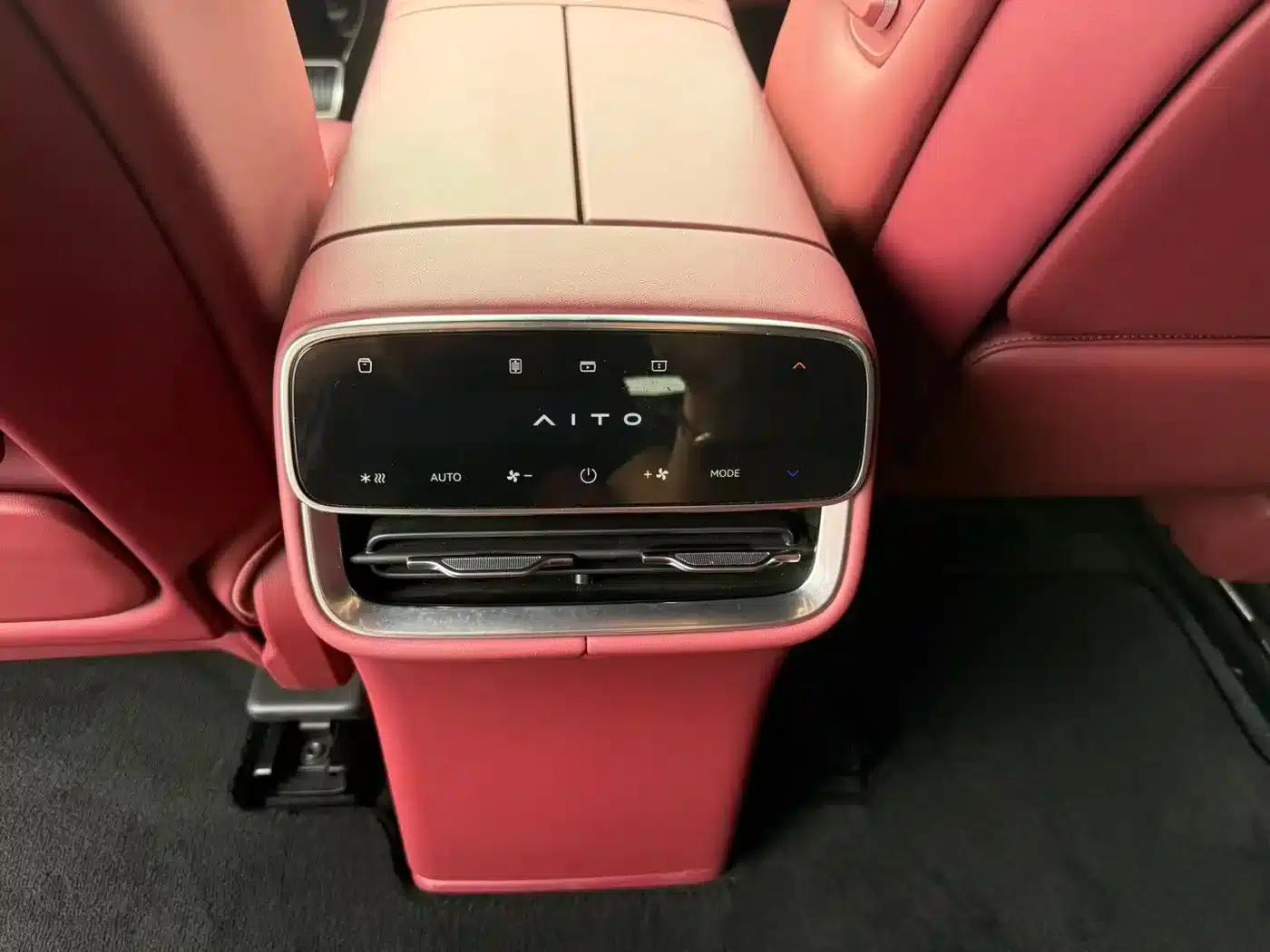 Wenjie M8 2025 Extended Range Ultra Edition 53.4kWh 5-Seat Version (192-line LiDAR) — миниатюра 11