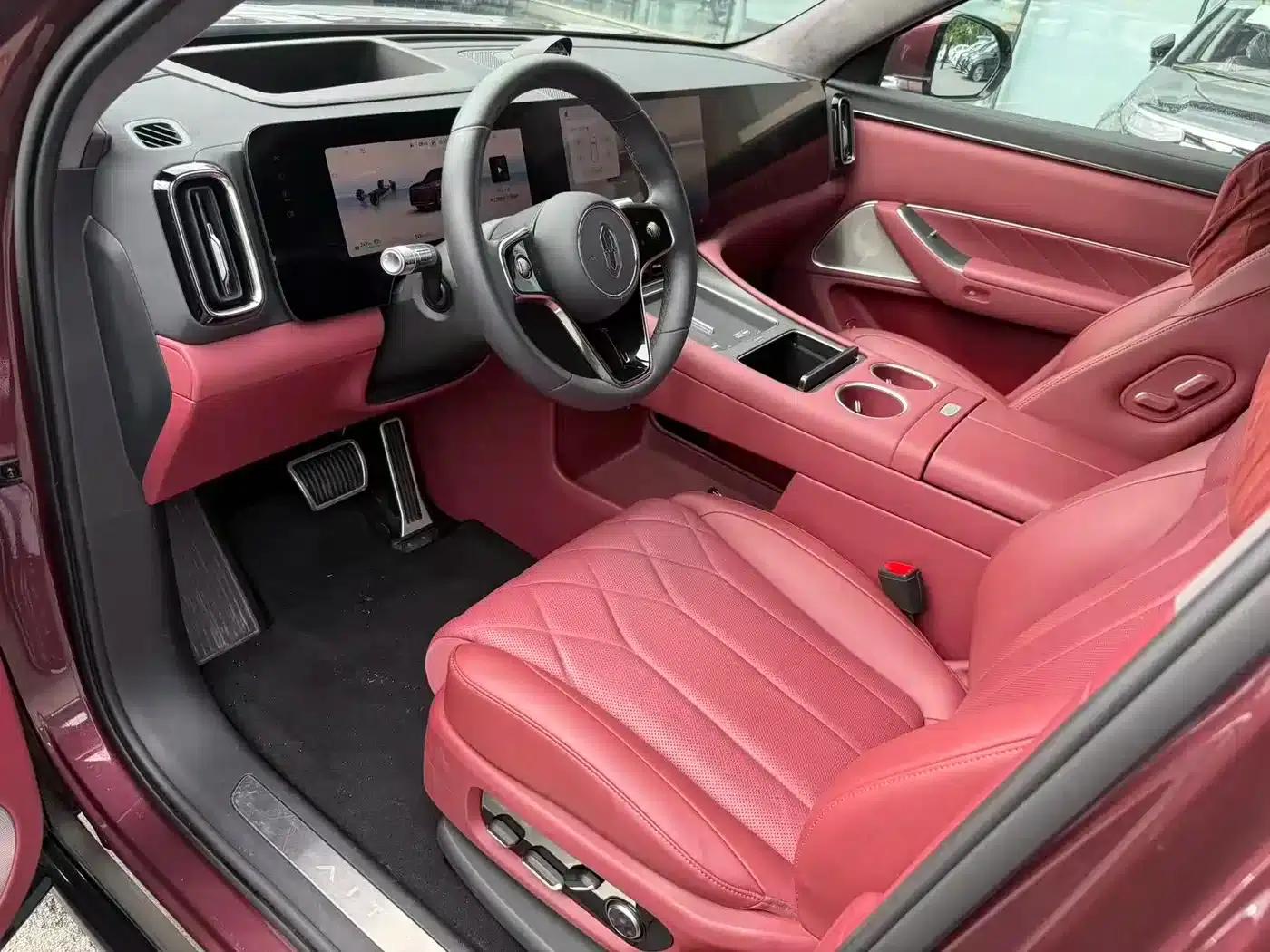 Wenjie M8 2025 Extended Range Ultra Edition 53.4kWh 5-Seat Version (192-line LiDAR) — миниатюра 13
