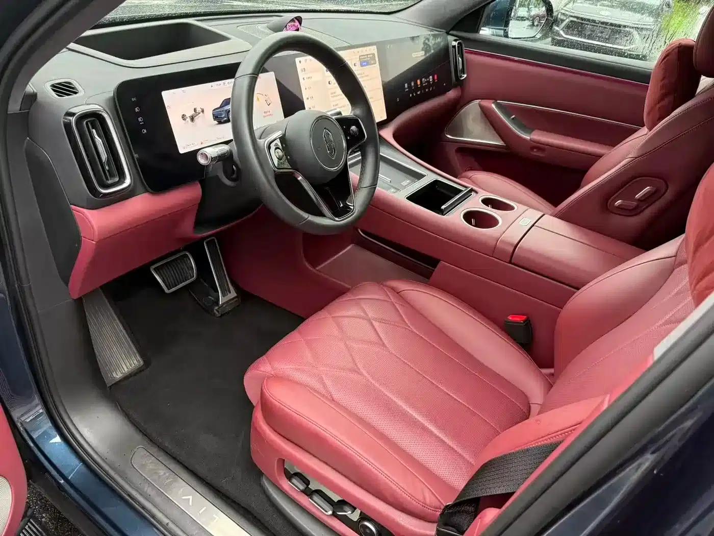 Wenjie M8 2025 Extended Range Ultra Edition 53.4kWh 5-Seat Version (192-line LiDAR) — миниатюра 14