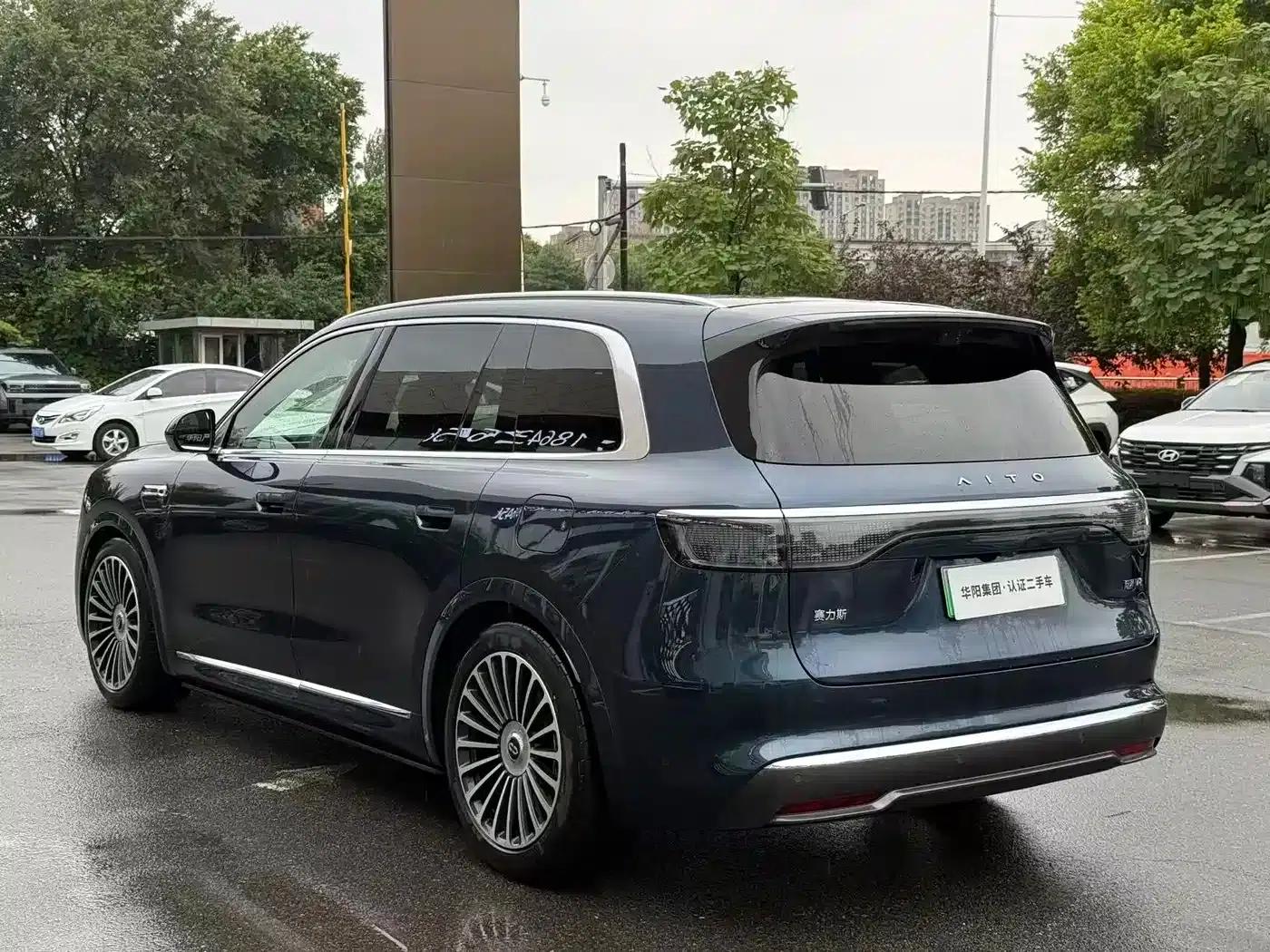 Wenjie M8 2025 Extended Range Ultra Edition 53.4kWh 5-Seat Version (192-line LiDAR) — миниатюра 4