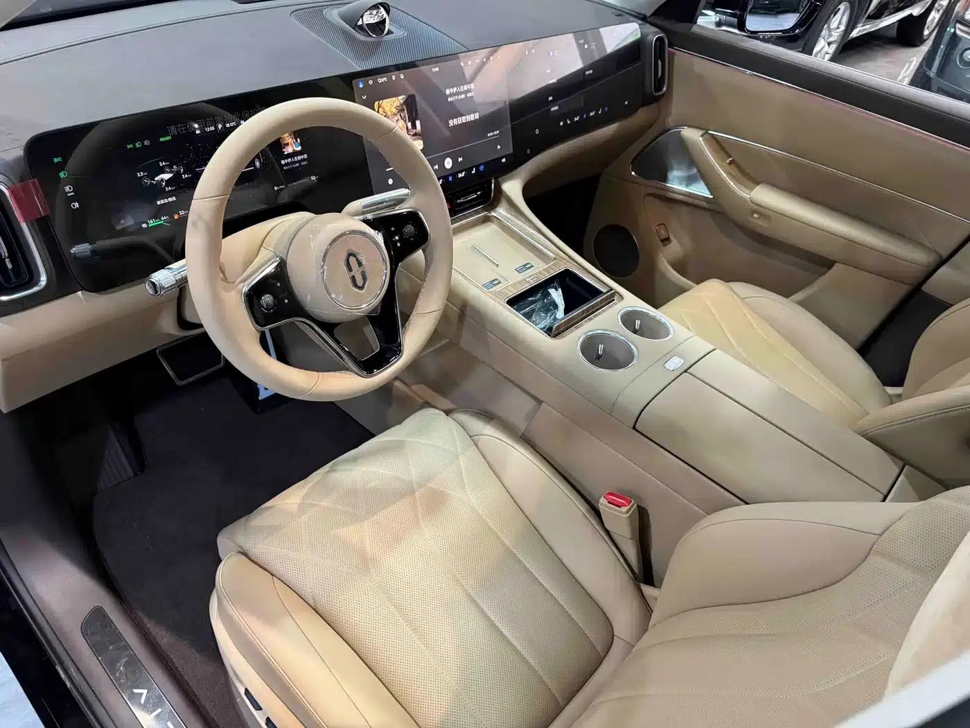 Wenjie M8 2025 Extended Range Max Edition 53.4kWh 6-Seater (896-line LiDAR) — миниатюра 16