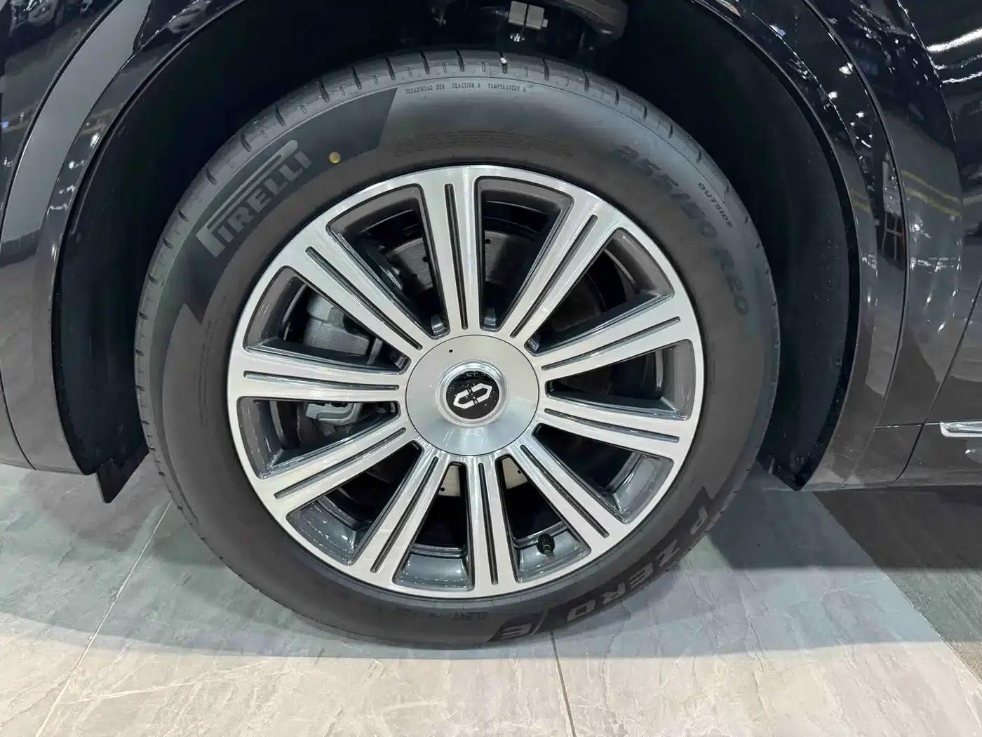 Wenjie M8 2025 Extended Range Max Edition 53.4kWh 6-Seater (896-line LiDAR) — миниатюра 19