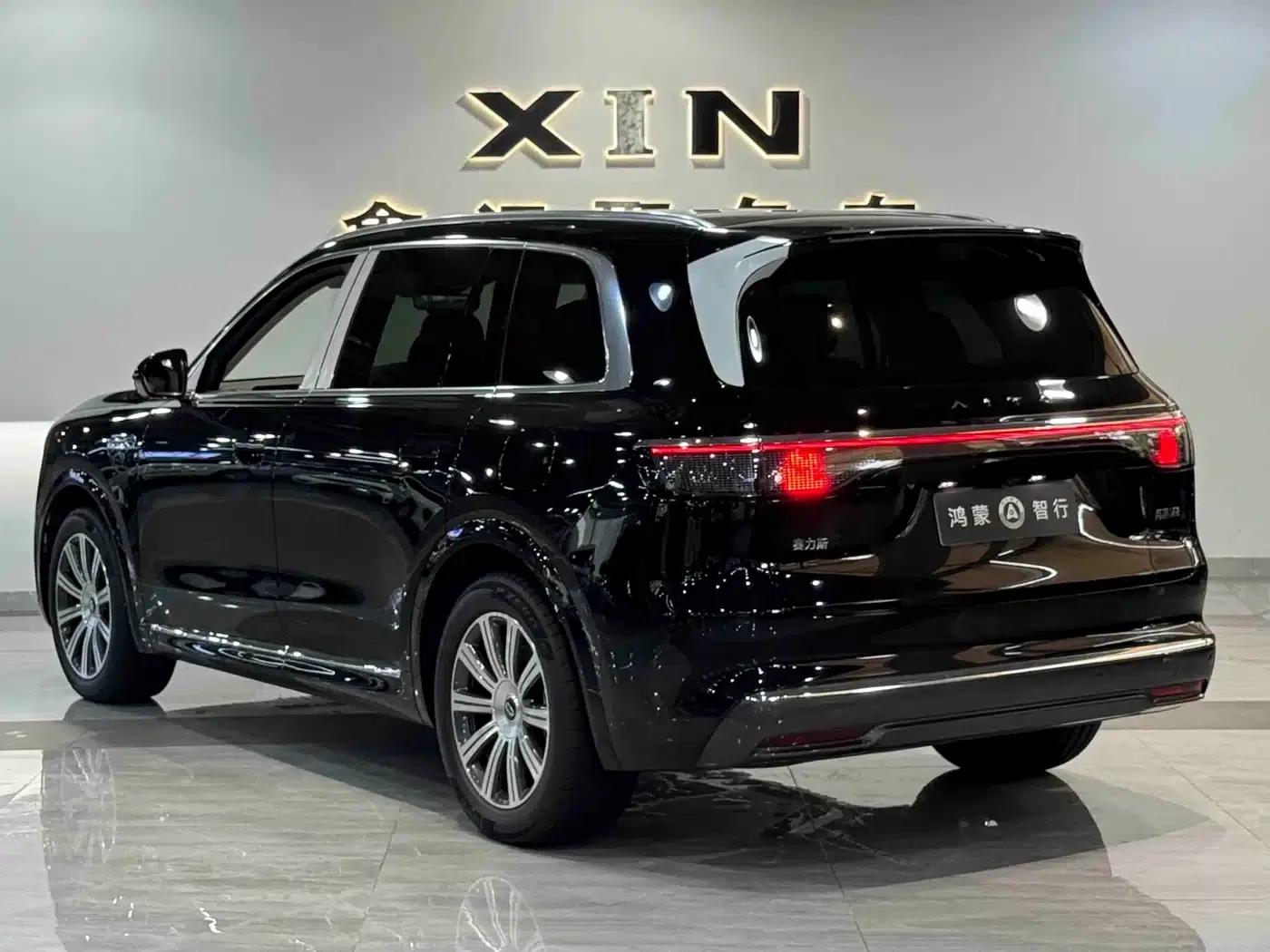 Wenjie M8 2025 Extended Range Max Edition 53.4kWh 6-Seater (896-line LiDAR) — миниатюра 5