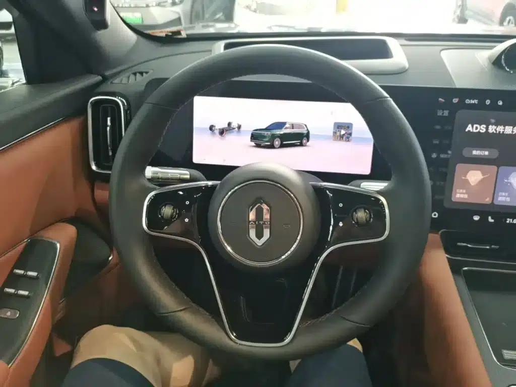 Wenjie M8 2025 Ultra Extended Range Edition (53.4kWh, 6-seater, 192-line LiDAR) — миниатюра 11