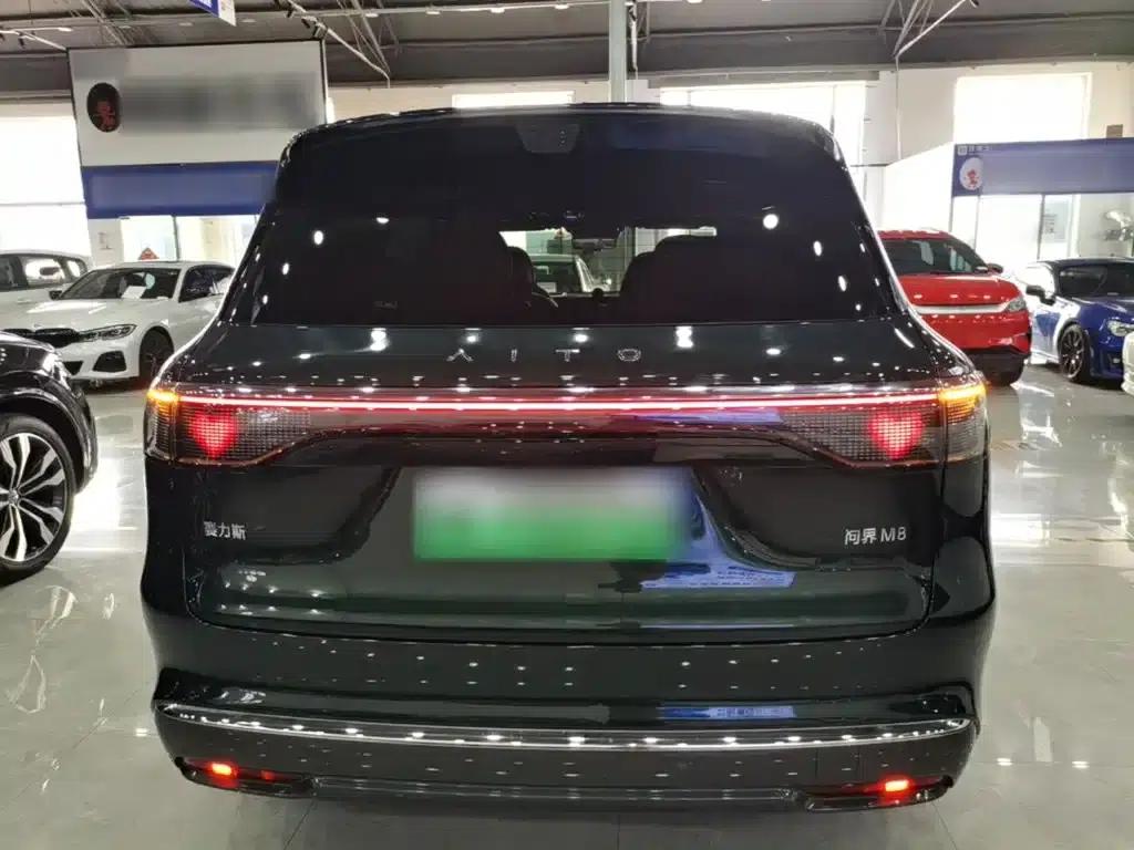 Wenjie M8 2025 Ultra Extended Range Edition (53.4kWh, 6-seater, 192-line LiDAR) — миниатюра 6