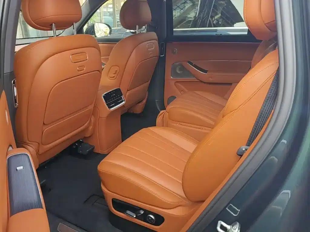 Wenjie M8 2025 Range Extended Ultra Edition 53.4kWh 6-Seat Version (192-line LiDAR) — миниатюра 17