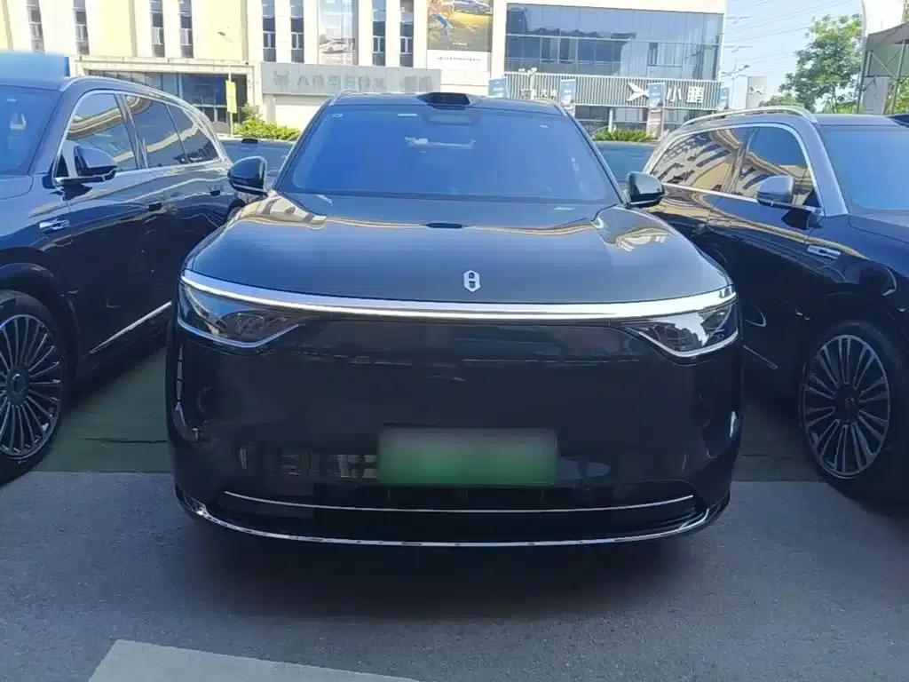 Wenjie M8 2025 Range Extended Ultra Edition 53.4kWh 6-Seat Version (192-line LiDAR) — миниатюра 3