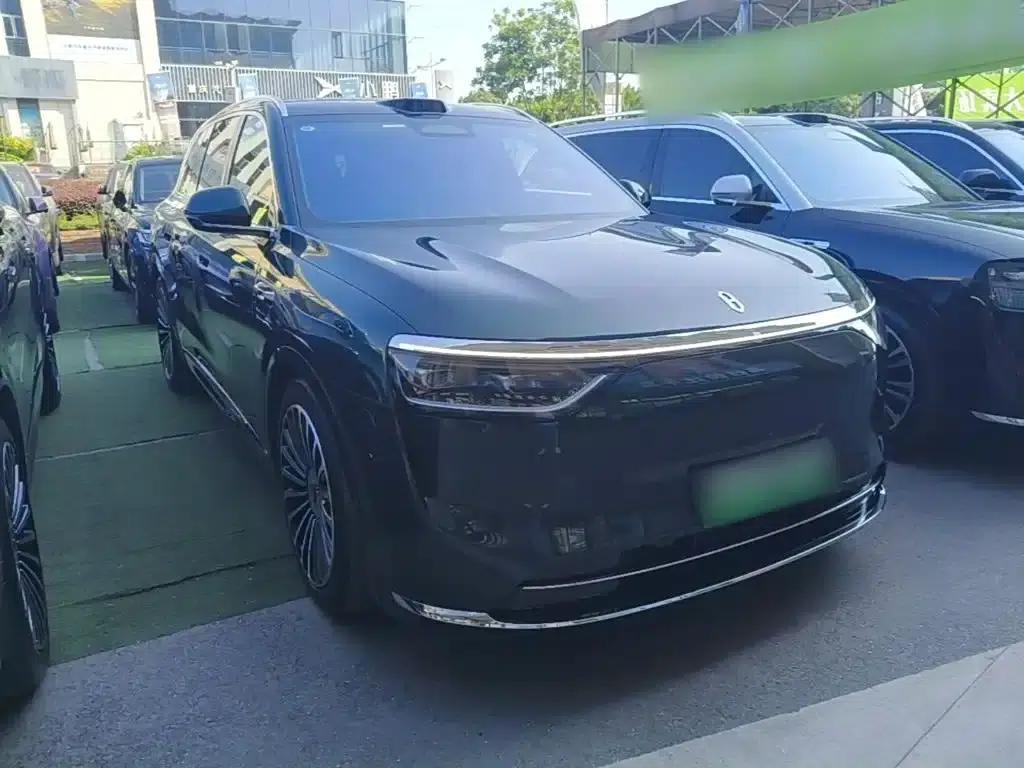 Wenjie M8 2025 Range Extended Ultra Edition 53.4kWh 6-Seat Version (192-line LiDAR) — миниатюра 4