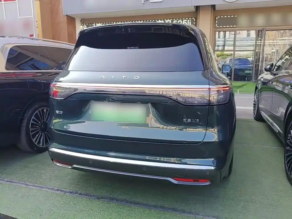 Wenjie M8 2025 Range Extended Ultra Edition 53.4kWh 6-Seat Version (192-line LiDAR) — миниатюра 6