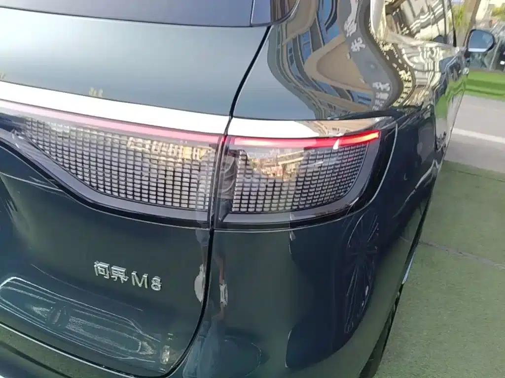 Wenjie M8 2025 Range Extended Ultra Edition 53.4kWh 6-Seat Version (192-line LiDAR) — миниатюра 8