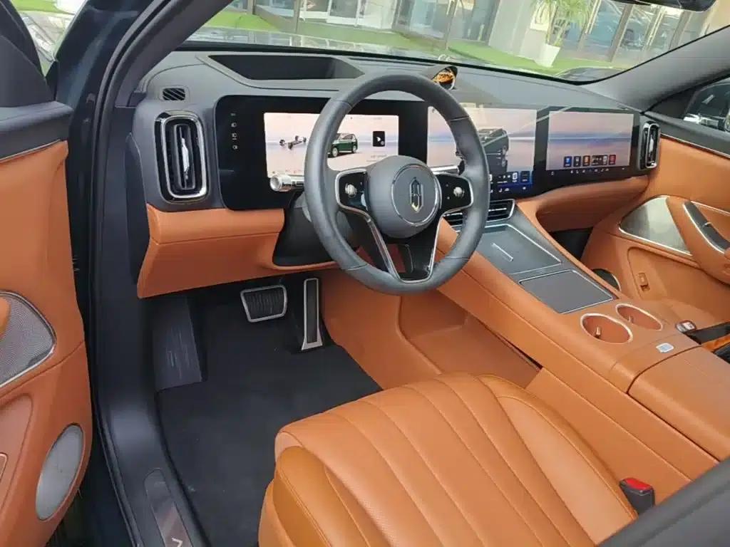 Wenjie M8 2025 Range Extended Ultra Edition 53.4kWh 6-Seat Version (192-line LiDAR) — миниатюра 10