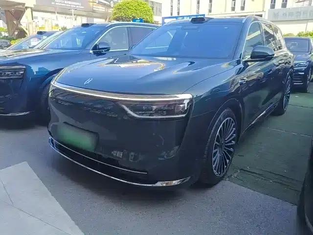 Wenjie M8 2025 Range Extended Ultra Edition 53.4kWh 6-Seat Version (192-line LiDAR)