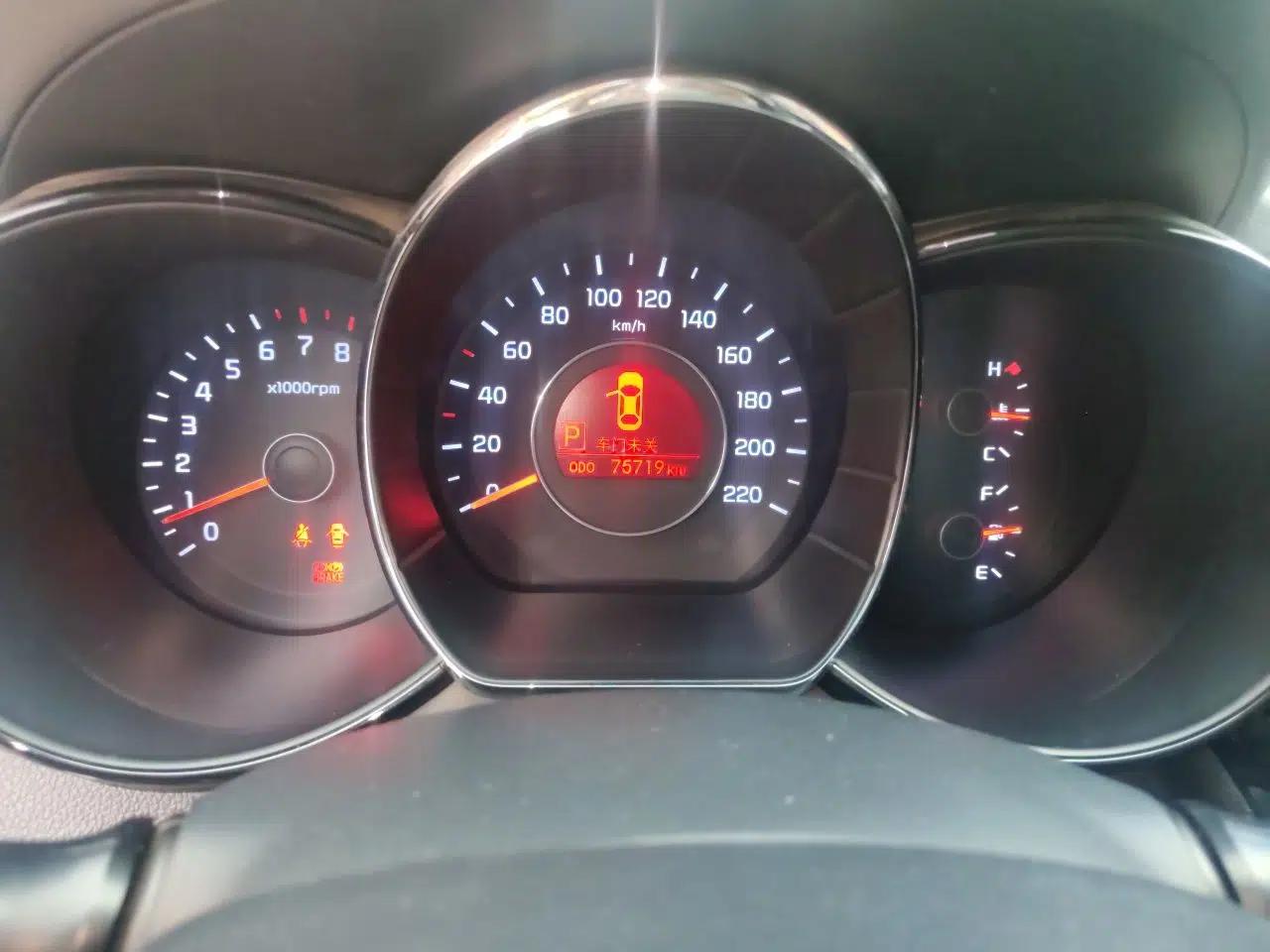 Kia K2 2011 Sedan 1.6L Automatic Transmission Premium — миниатюра 12