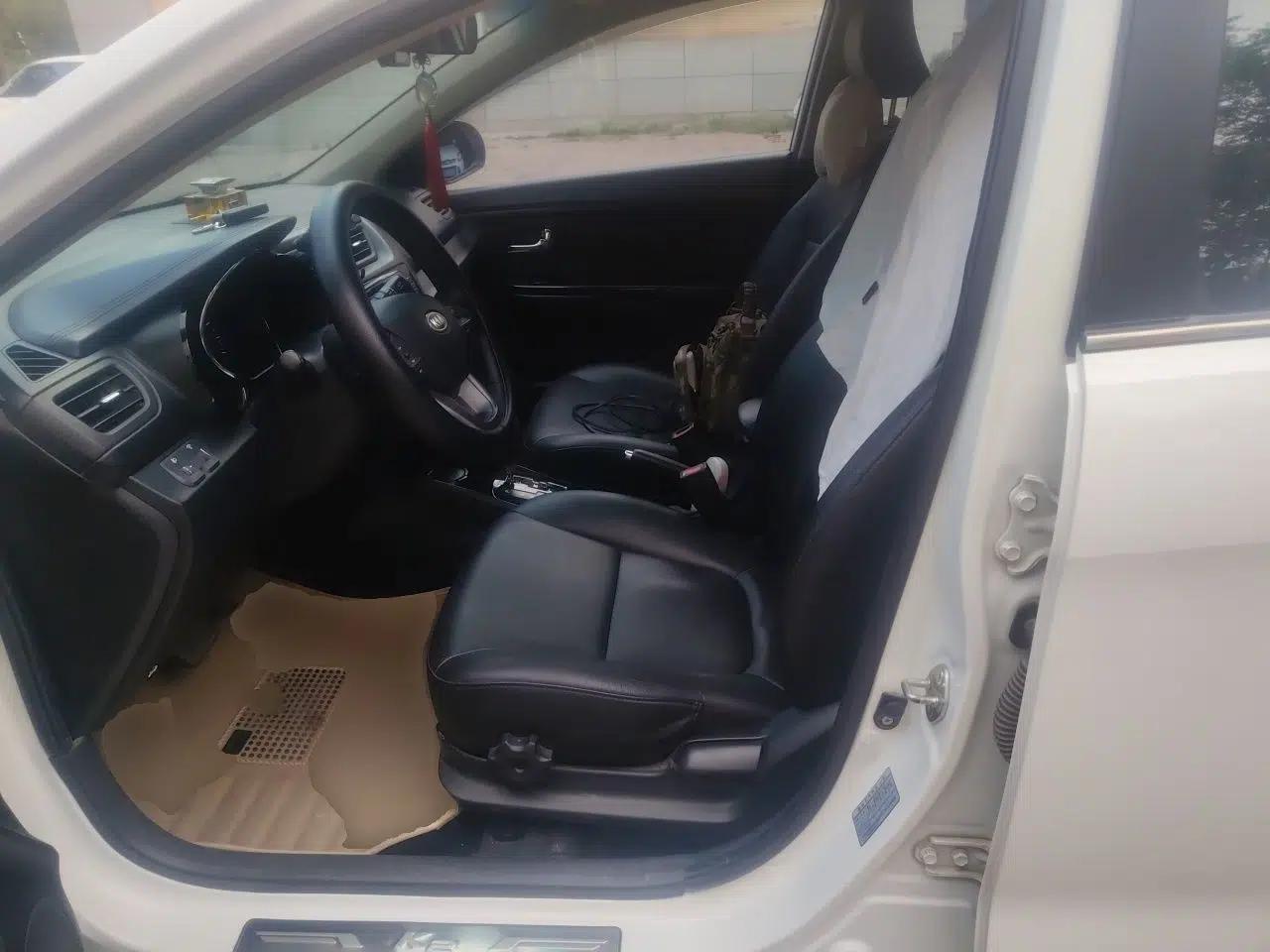 Kia K2 2011 Sedan 1.6L Automatic Transmission Premium — миниатюра 15