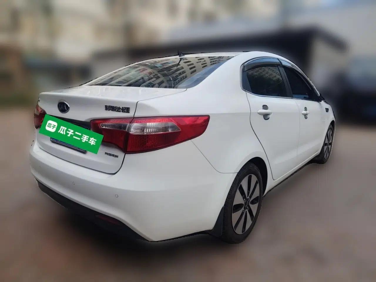 Kia K2 2011 Sedan 1.6L Automatic Transmission Premium — миниатюра 6