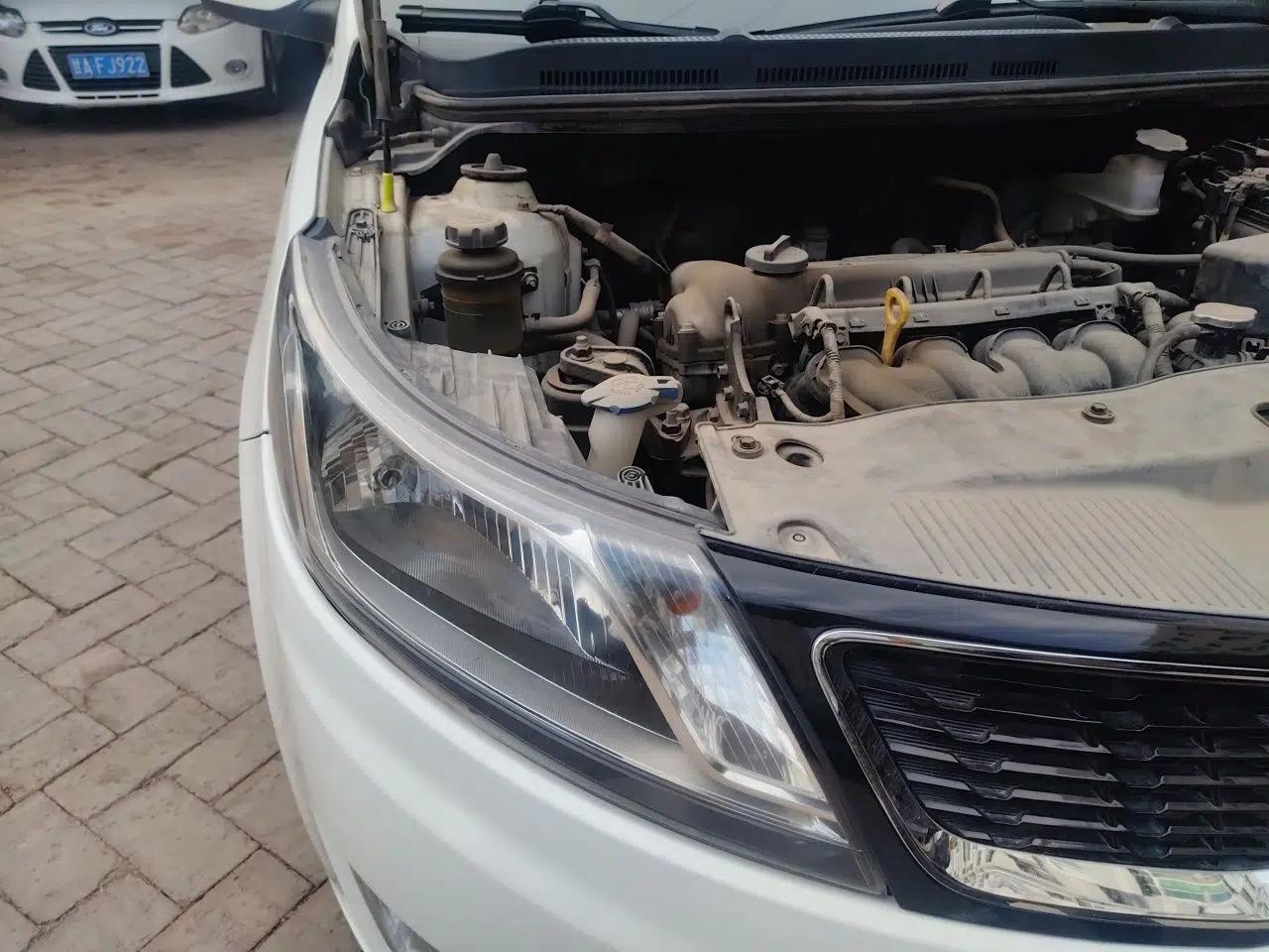 Kia K2 2011 Sedan 1.6L Automatic Transmission Premium — миниатюра 7