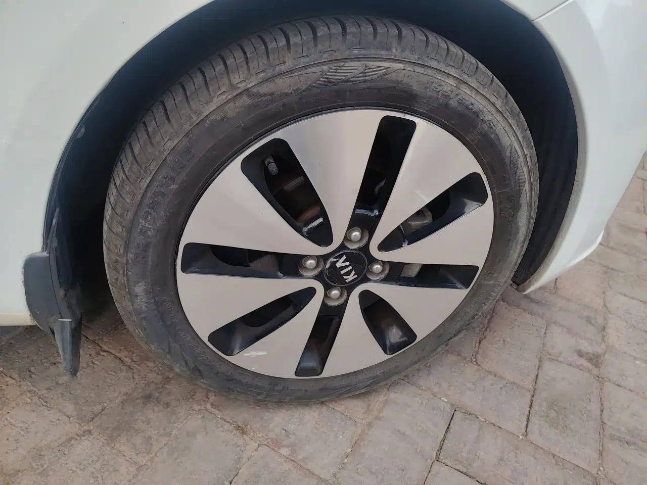 Kia K2 2011 Sedan 1.6L Automatic Transmission Premium — миниатюра 8