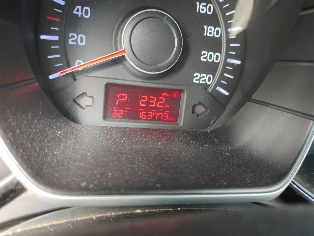 Kia K2 2015 Sedan 1.4L Automatic GLS — миниатюра 11