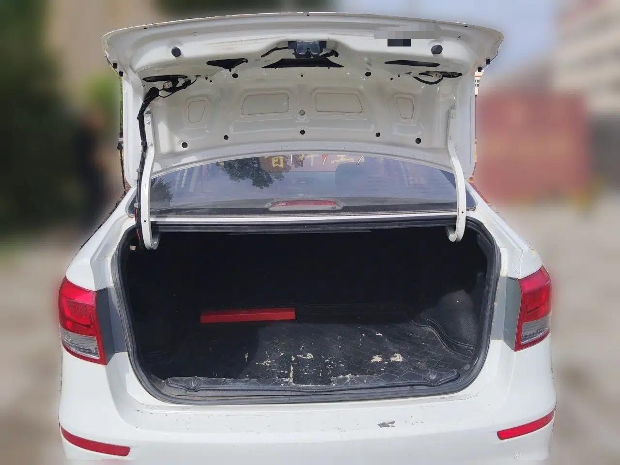 Kia K2 2015 Sedan 1.4L Automatic GLS — миниатюра 16