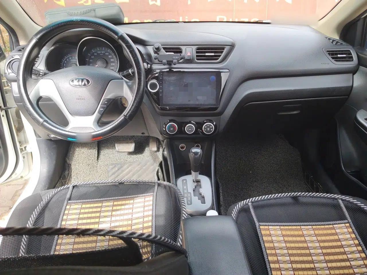 Kia K2 2015 Sedan 1.4L Automatic GLS — миниатюра 18