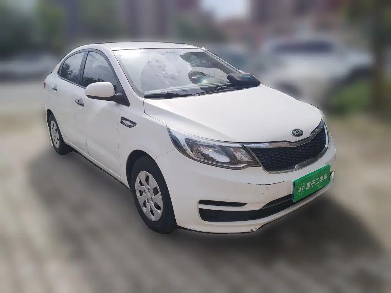 Kia K2 2015 Sedan 1.4L Automatic GLS — миниатюра 3