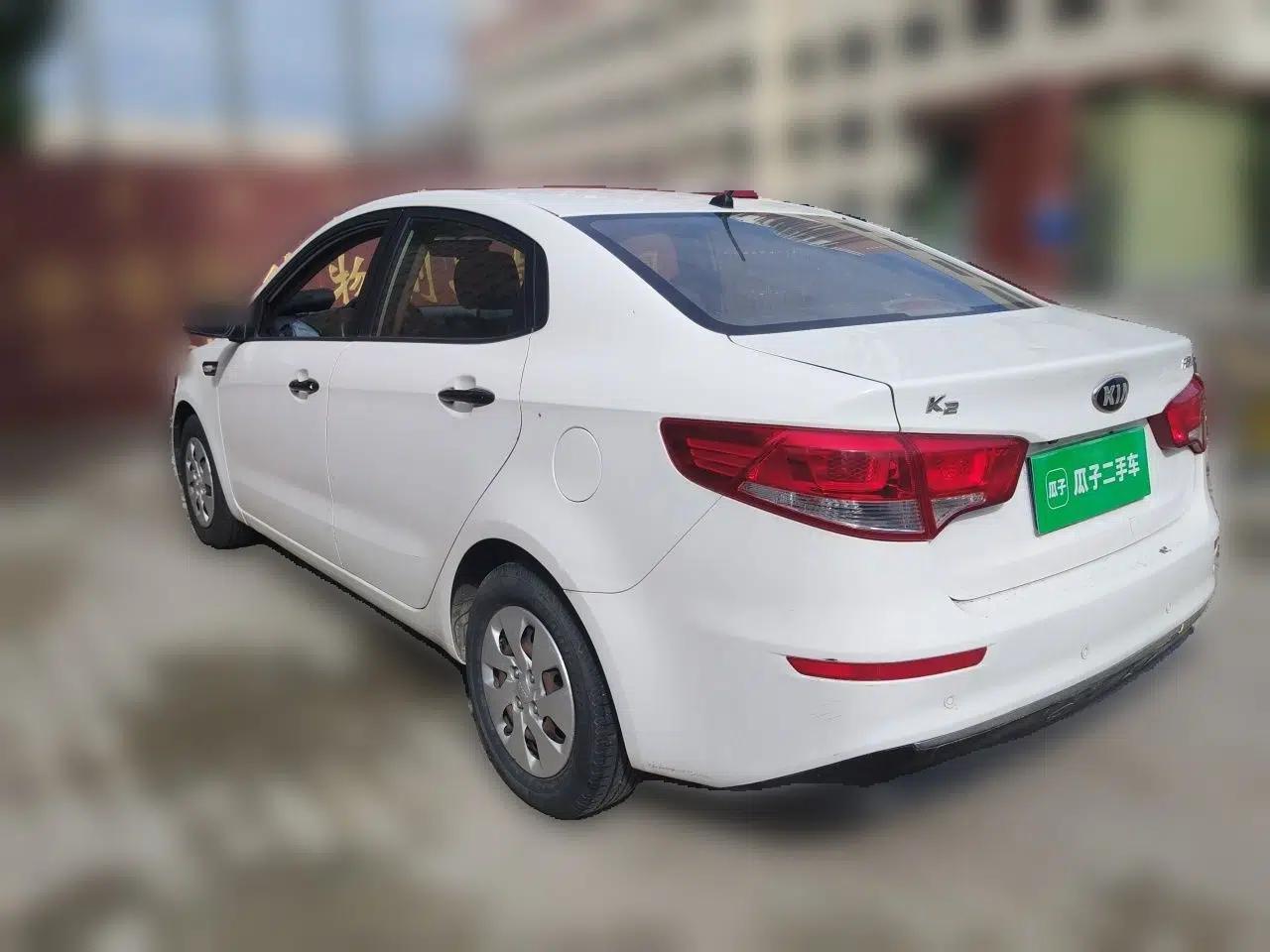 Kia K2 2015 Sedan 1.4L Automatic GLS — миниатюра 4