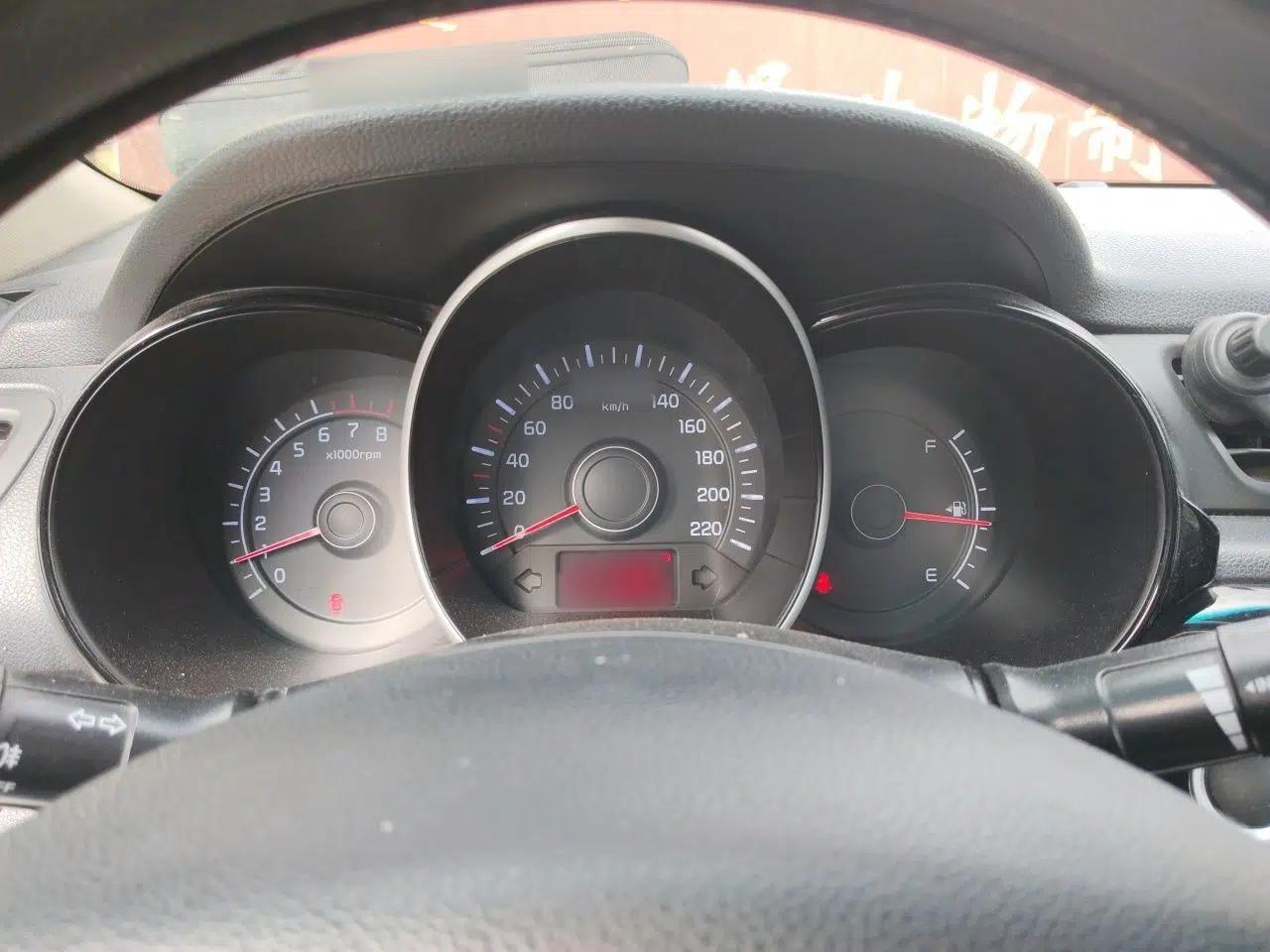 Kia K2 2015 Sedan 1.4L Automatic GLS — миниатюра 10