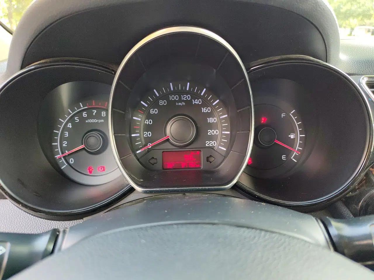 Kia K2 2015 Sedan 1.4L MT GLS — миниатюра 11