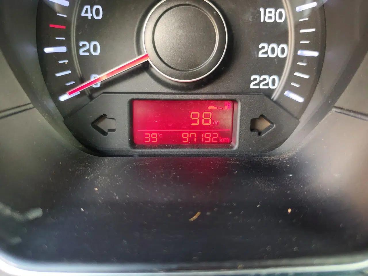 Kia K2 2015 Sedan 1.4L MT GLS — миниатюра 12