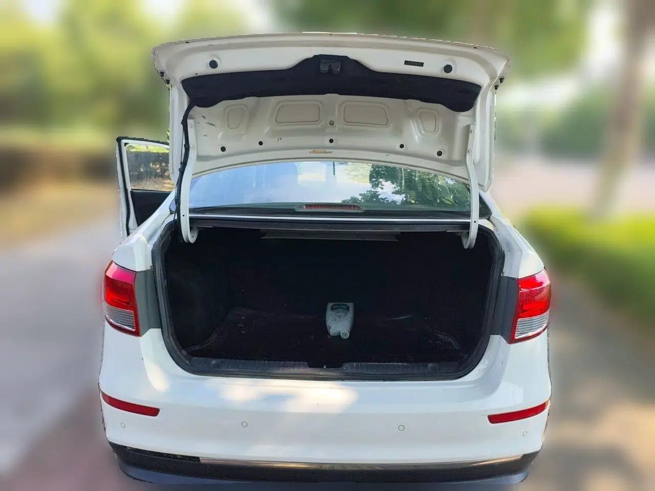 Kia K2 2015 Sedan 1.4L MT GLS — миниатюра 19