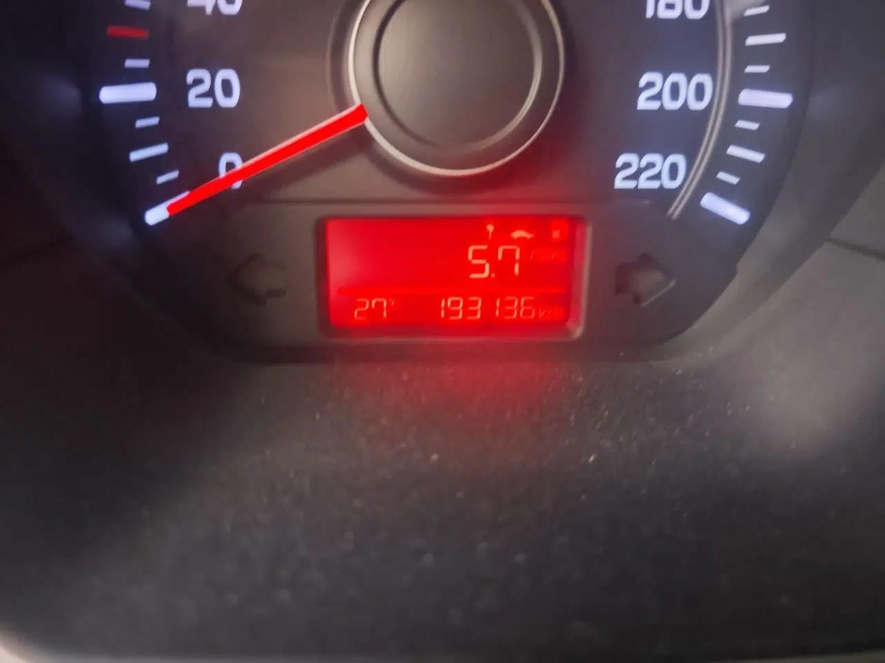 Kia K2 2015 Sedan 1.4L MT GLS — миниатюра 12