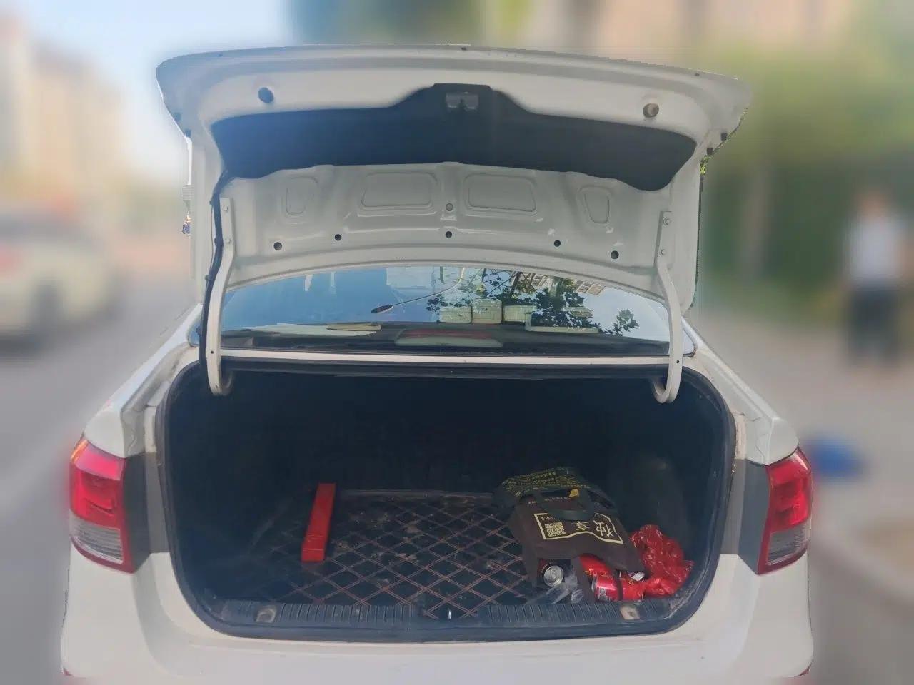 Kia K2 2015 Sedan 1.4L MT GLS — миниатюра 19