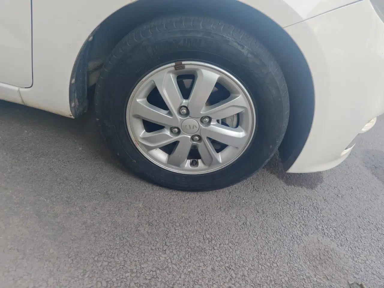 Kia K2 2015 Sedan 1.4L MT GLS — миниатюра 8