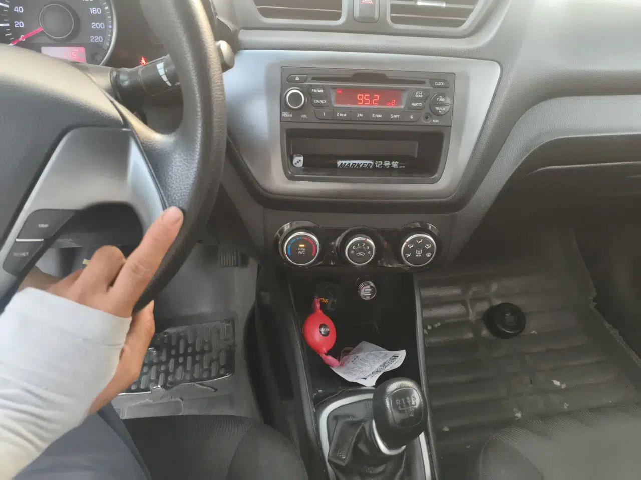 Kia K2 2015 Sedan 1.4L MT GLS — миниатюра 13