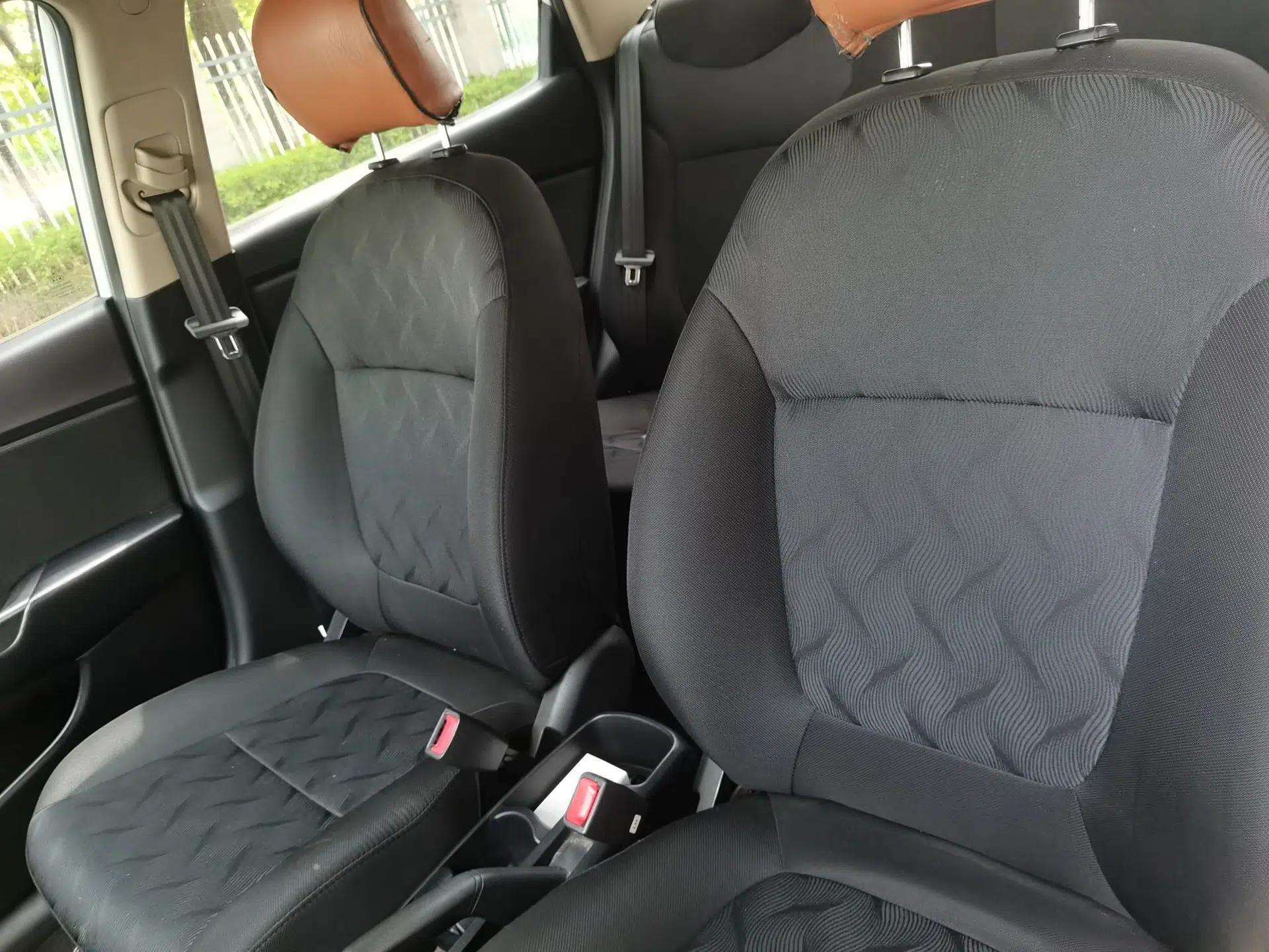 Kia K2 2012 Sedan 1.4L MT GLS Commemorative Edition — миниатюра 15