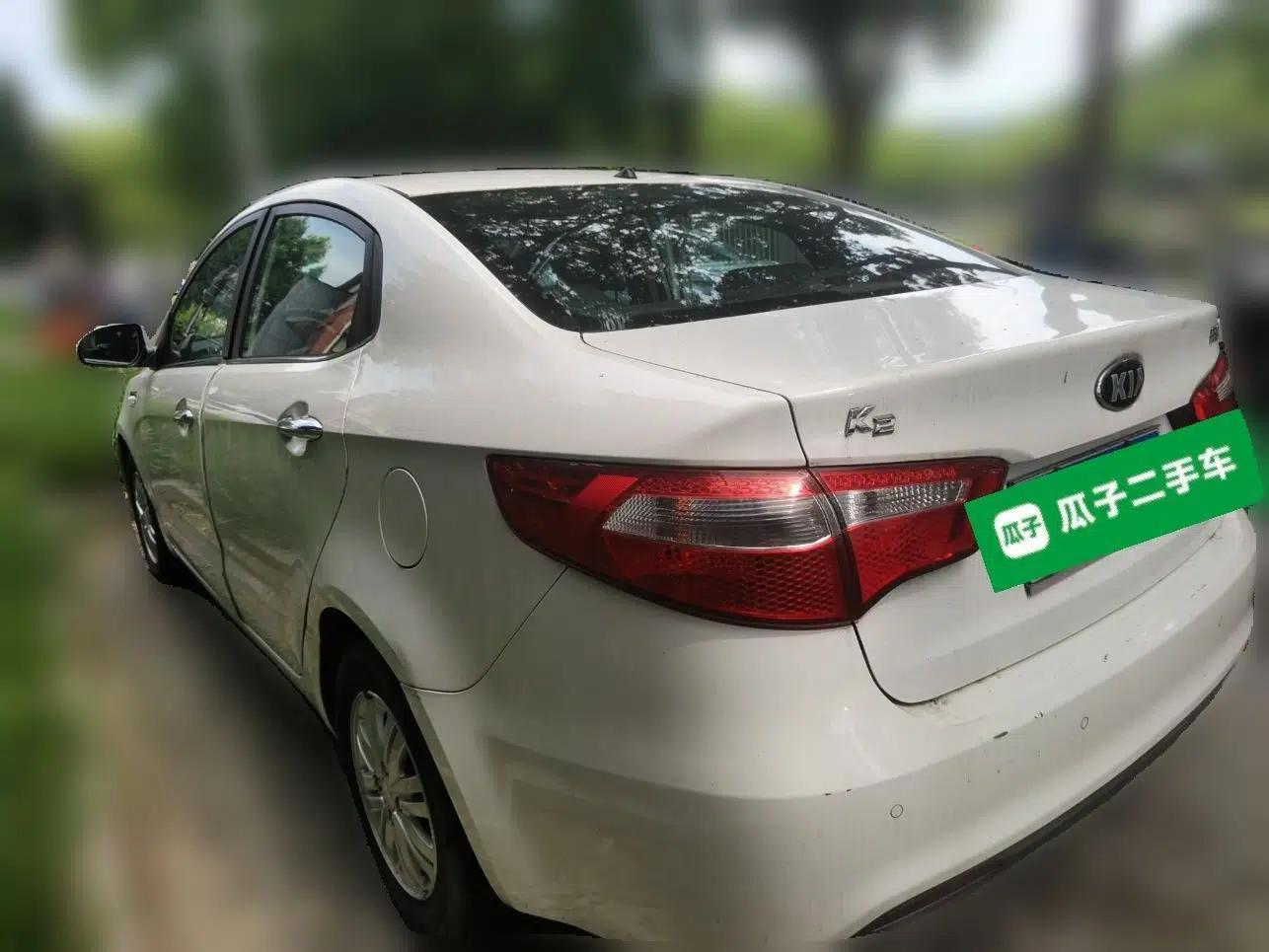 Kia K2 2012 Sedan 1.4L MT GLS Commemorative Edition — миниатюра 4