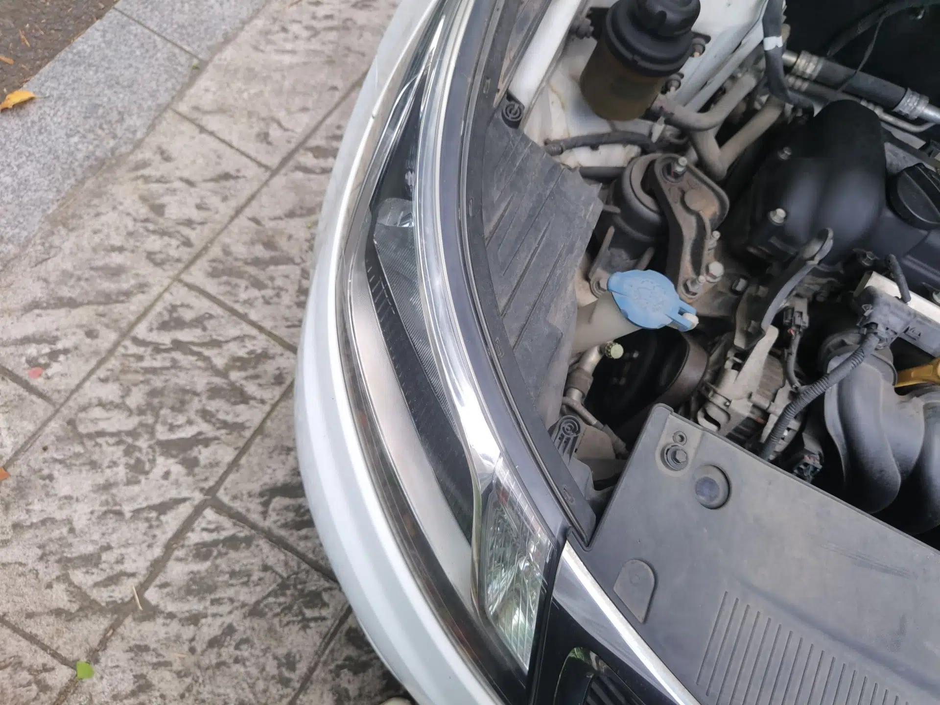 Kia K2 2012 Sedan 1.4L MT GLS Commemorative Edition — миниатюра 7