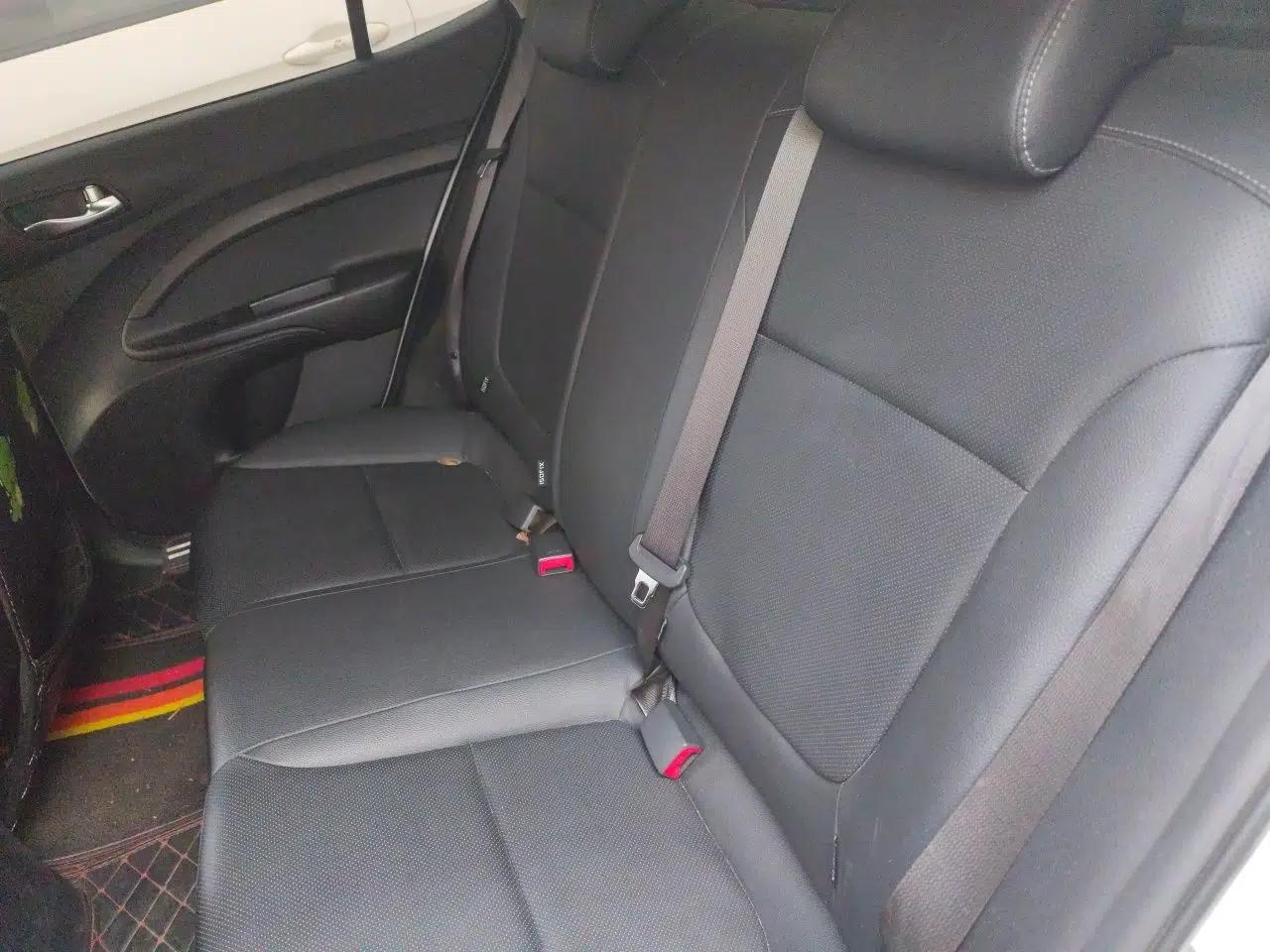 Kia kx1 Stonic 2019 1.4L Automatic Fun Edition China VI — миниатюра 17