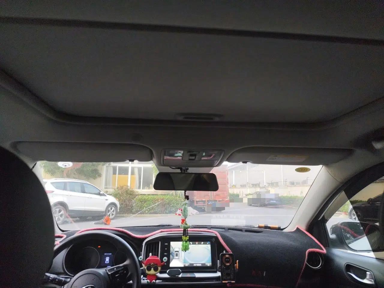 Kia kx1 Stonic 2019 1.4L Automatic Fun Edition China VI — миниатюра 18