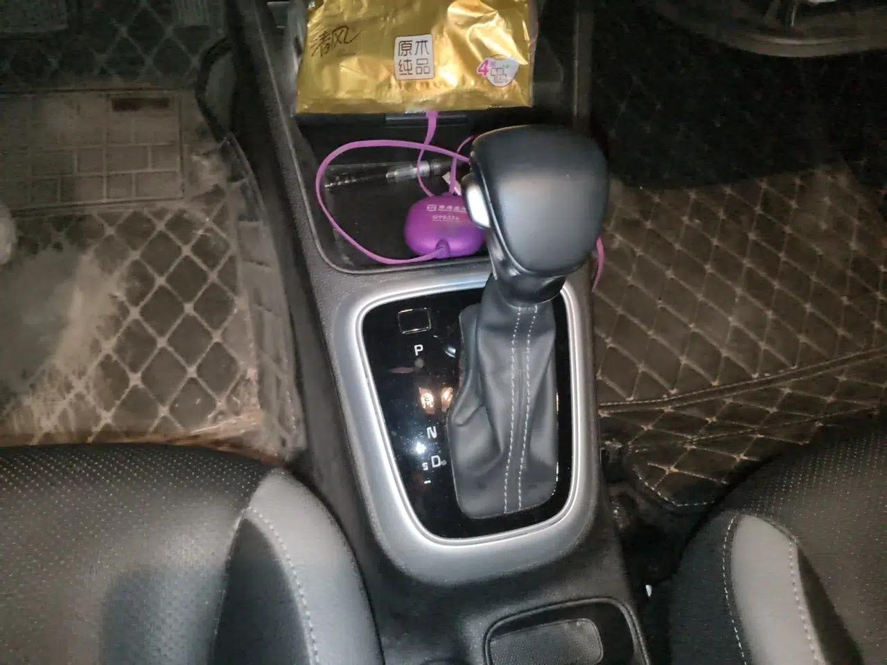 Kia kx1 Stonic 2021 1.4L CVT Sunroof Model — миниатюра 11