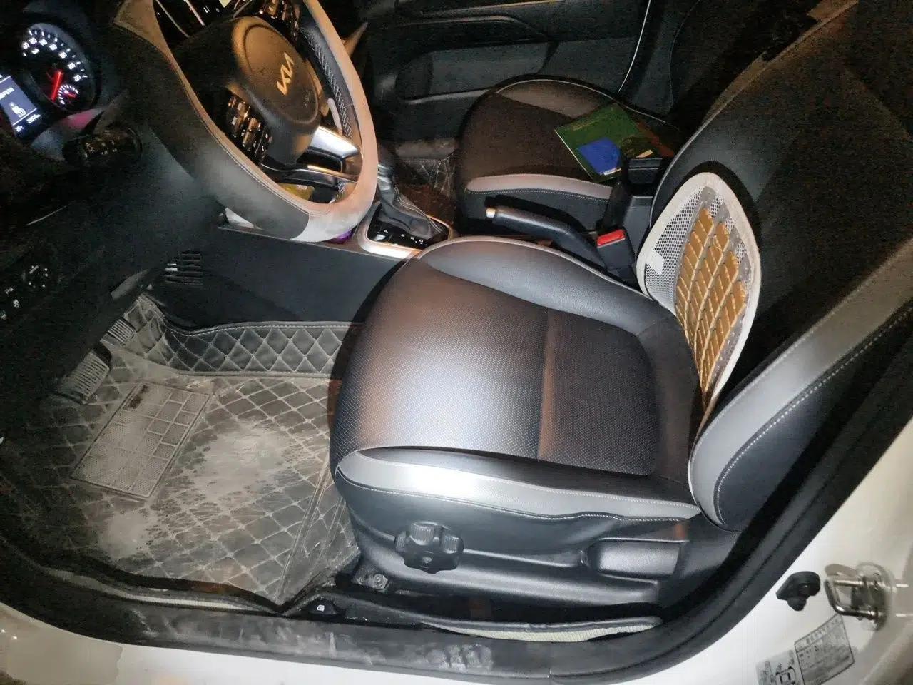 Kia kx1 Stonic 2021 1.4L CVT Sunroof Model — миниатюра 12
