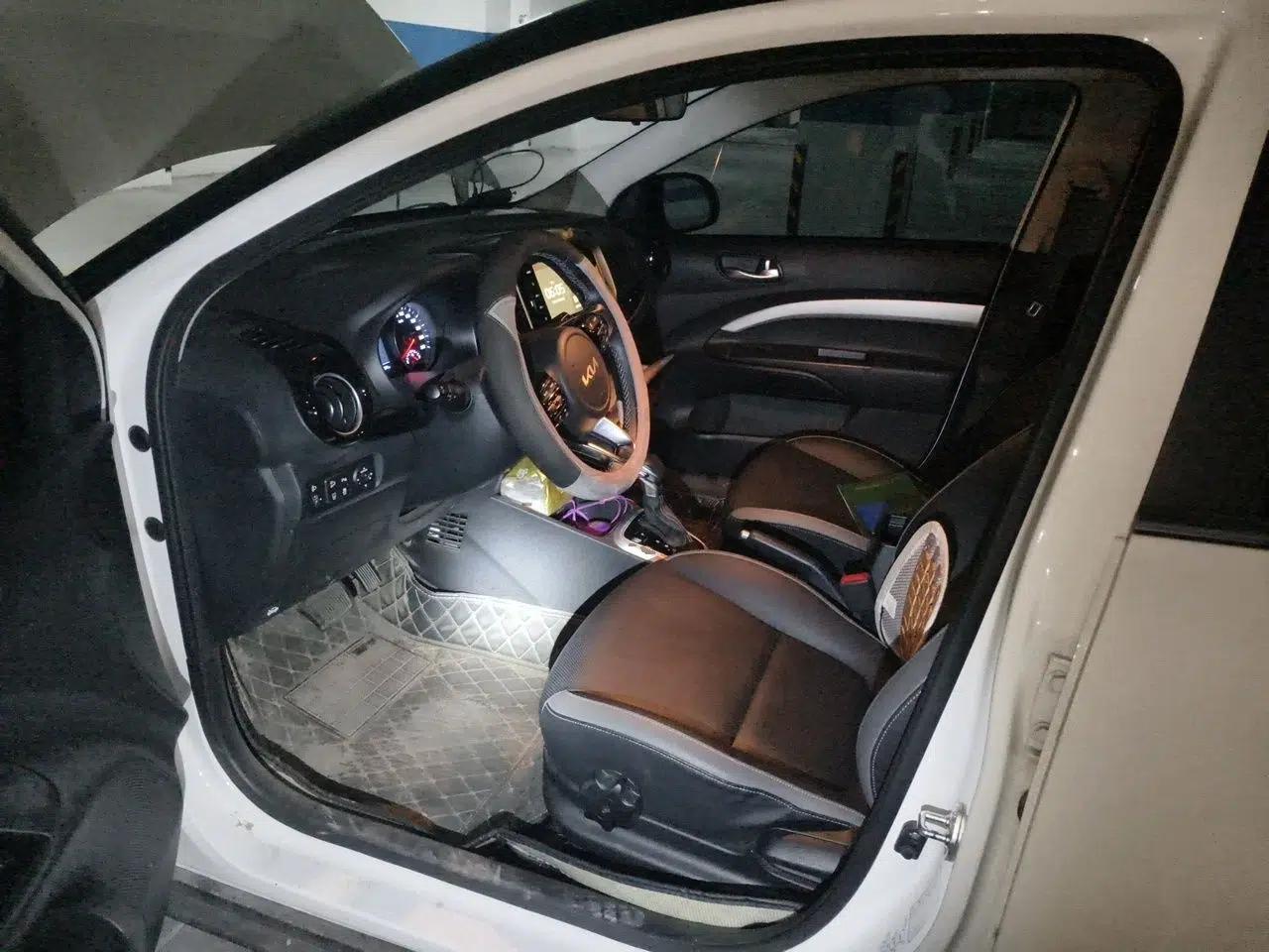 Kia kx1 Stonic 2021 1.4L CVT Sunroof Model — миниатюра 13