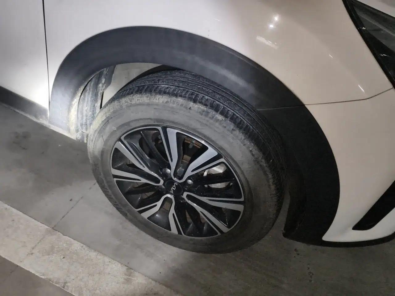 Kia kx1 Stonic 2021 1.4L CVT Sunroof Model — миниатюра 5