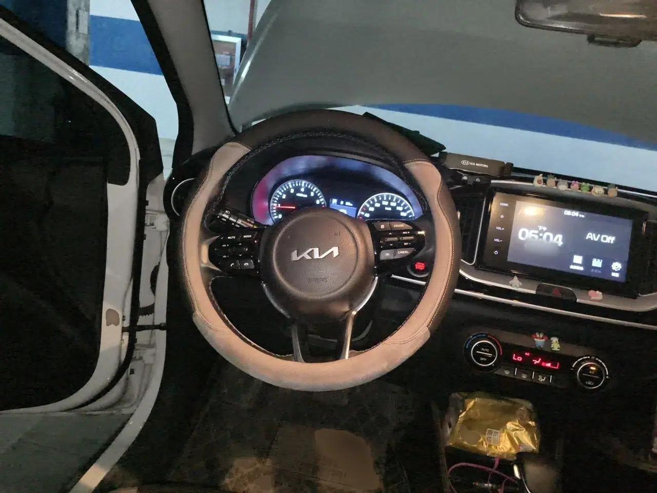 Kia kx1 Stonic 2021 1.4L CVT Sunroof Model — миниатюра 7