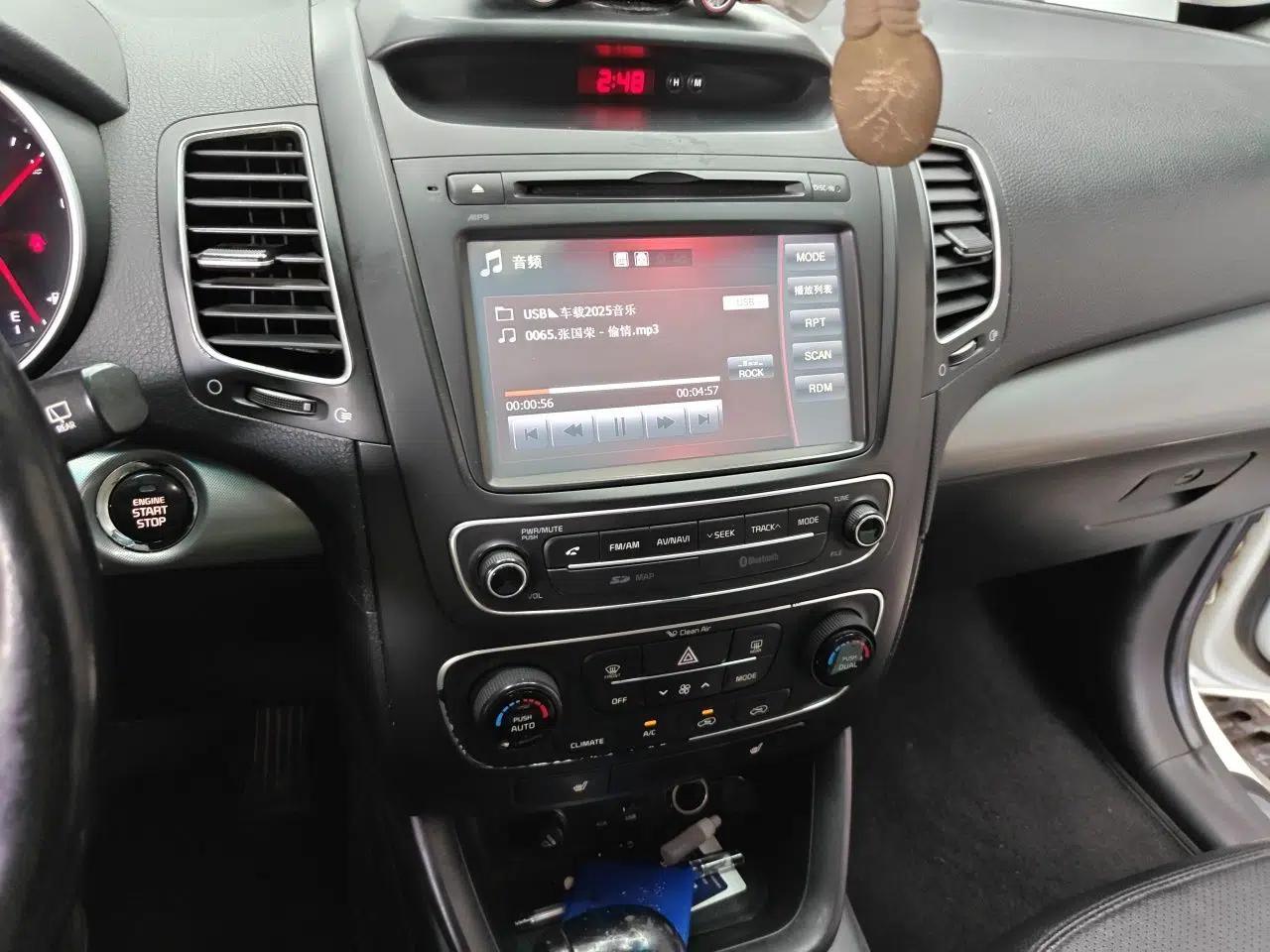 Kia Sorento 2013 2.2T 5-Seater Diesel Luxury Edition — миниатюра 13