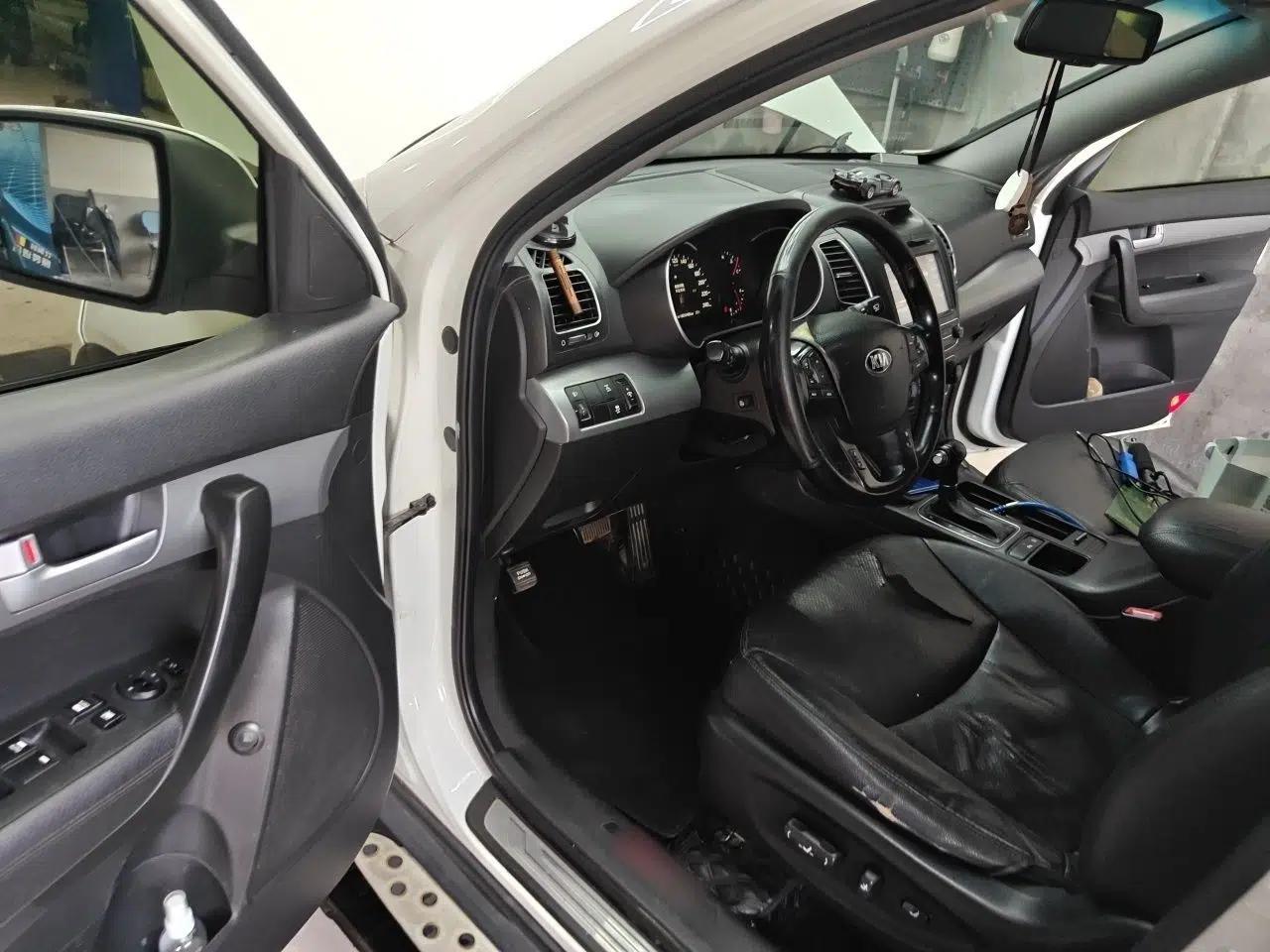 Kia Sorento 2013 2.2T 5-Seater Diesel Luxury Edition — миниатюра 16
