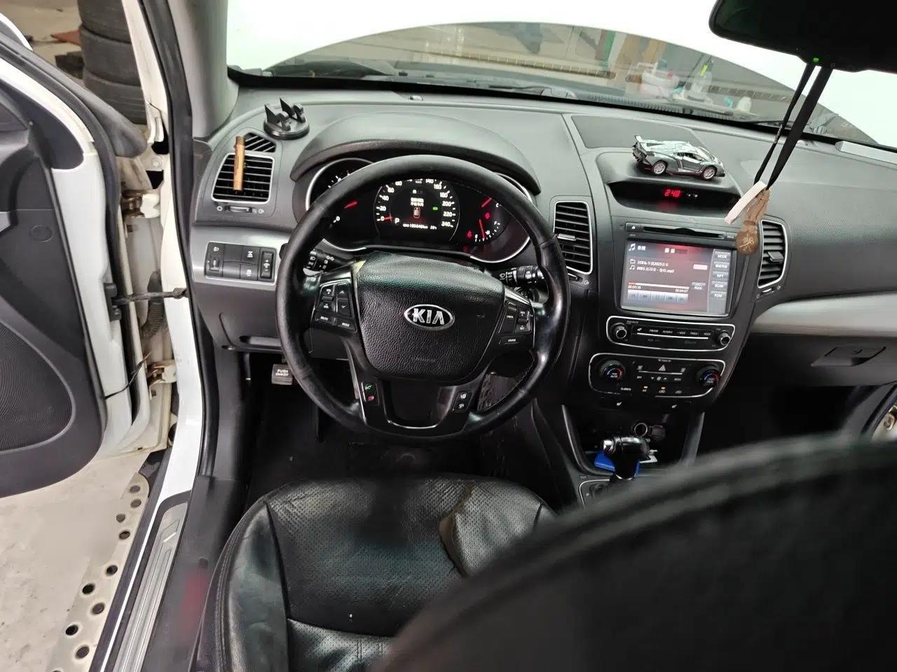 Kia Sorento 2013 2.2T 5-Seater Diesel Luxury Edition — миниатюра 10