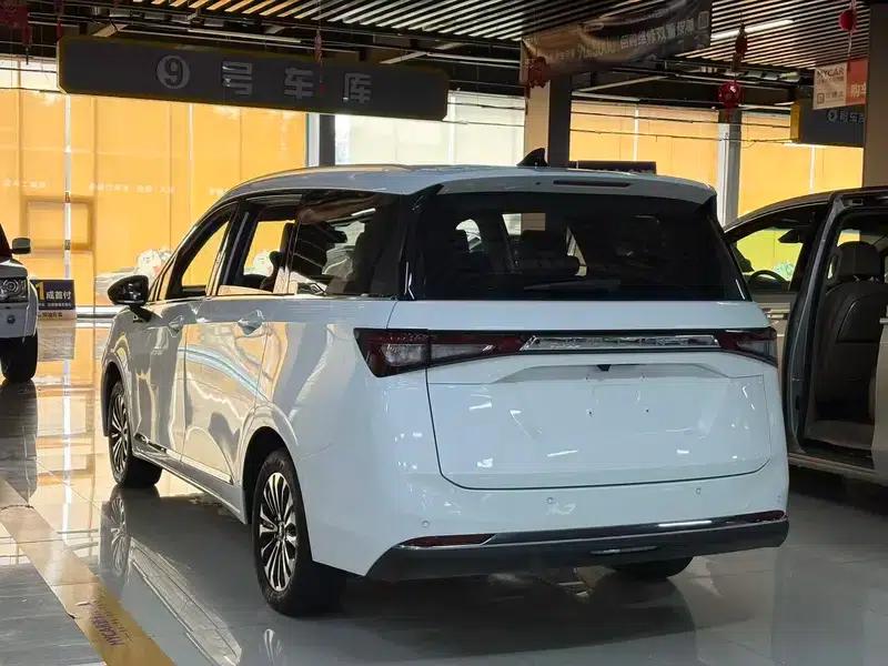 Wuling Jiachen 2022 1.5T CVT Premium Flagship Edition — миниатюра 4