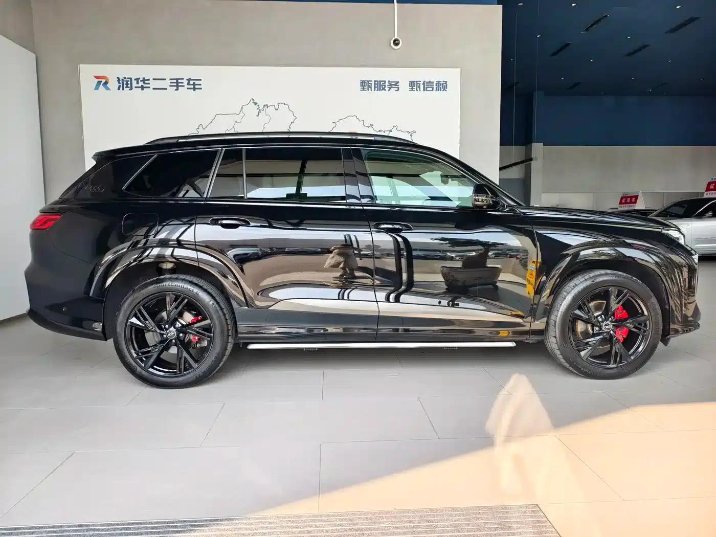 Audi Q6 2024 45 TFSI quattro Black Edition 6-seater — миниатюра 3