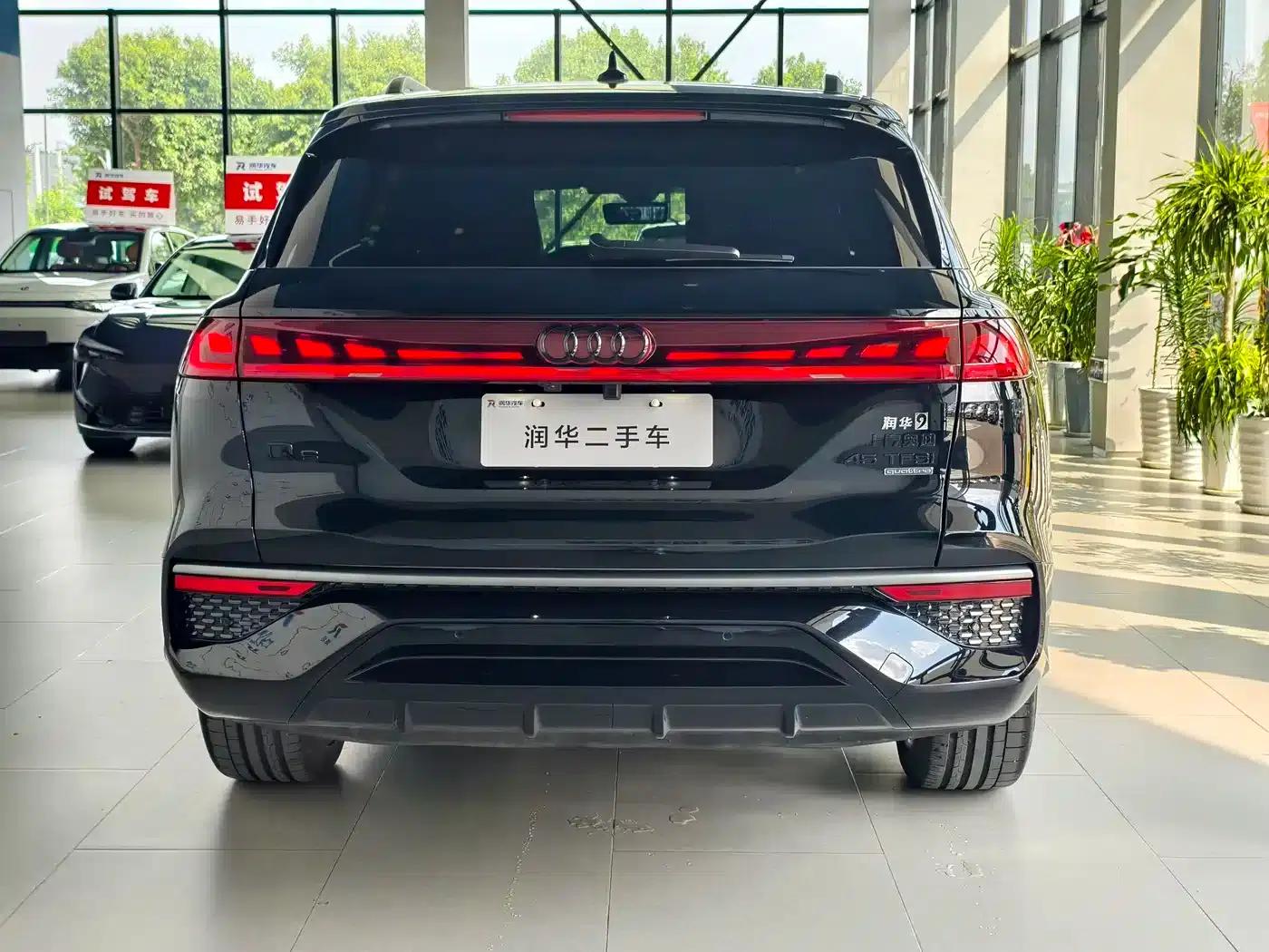 Audi Q6 2024 45 TFSI quattro Black Edition 6-seater — миниатюра 4
